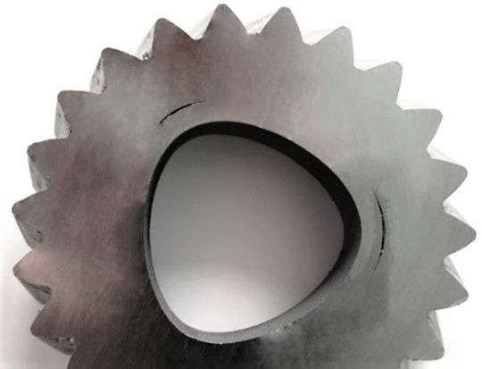Wie man durch Innen-Hochdruckumformung Bauteile von ihrer Struktur her optimieren kann, zeigen Experten vom ICM – Institut Chemnitzer Maschinen- und Anlagenbau e. V.. Hier ein Querschnitt durch die Fügezone eines Demonstratorbauteils: Ein Rohr mit Zahnradring. Wie man durch Innen-Hochdruckumformung Bauteile von ihrer Struktur her optimieren kann, zeigen Experten vom ICM – Institut Chemnitzer Maschinen- und Anlagenbau e. V.. Hier ein Querschnitt durch die Fügezone eines Demonstratorbauteils: Ein Rohr mit Zahnradring.