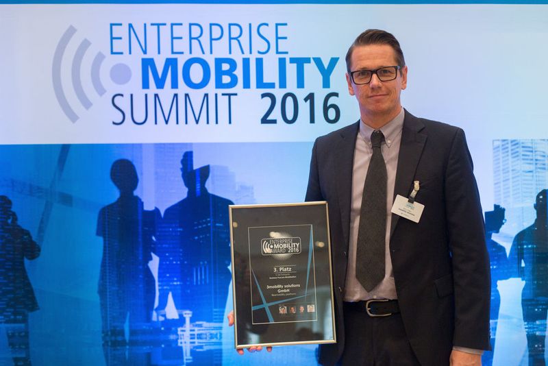 Die „Flexmobility platform“ der 3mobility solutions GmbH belegte den 3. Platz in der Kategorie Business Process Mobilisation. Mirco Inger nahm den Award entgegen. (www.offenblen.de)