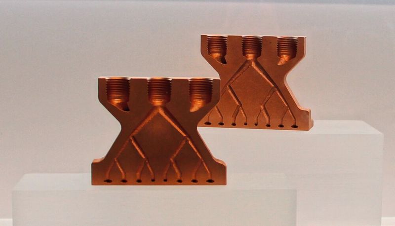 Ein spezielles Kupfer von Heraeus kann im SLM- oder LBM-Verfahren gedruckt werden. Die Ausstellungsstücke wurden auf einer EOS M 209 hergestellt. (© Simone Käfer)