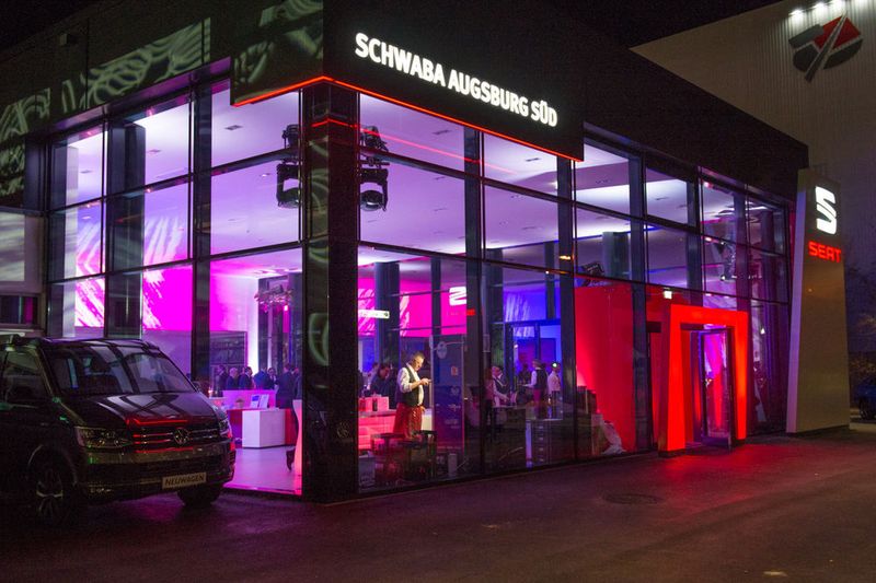 ... wie das rote Eingangsportal. (Schwaba / Christoph Fink)