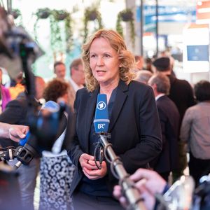 Bundesumweltministerin Steffi Lemke nach der Eröffnung der Ifat Munich 2024 im Gespräch mit den Medien.(Bild:  Messe München)