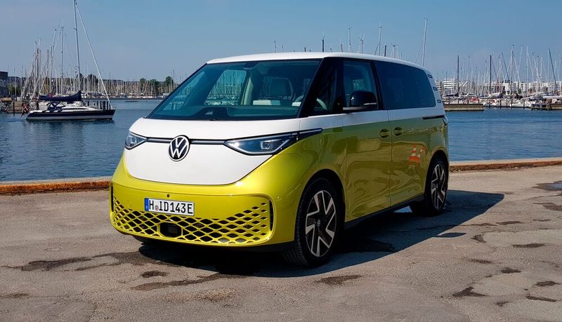 Der ID Buzz von Volkswagen hat die Kategorie für Fahrzeuge mit alternativen Antrieben gewonnen. (Bild: Autoren-Union Mobilität/Frank Wald)
