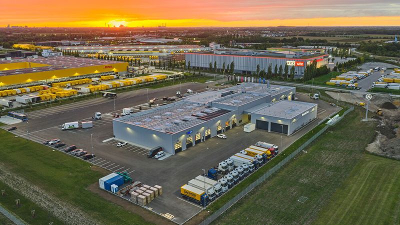 Das Nutzfahrzeugzentrum steht auf einem 44.500 Quadratmeter großen Gelände. (Bild: © Daimler Truck AG)
