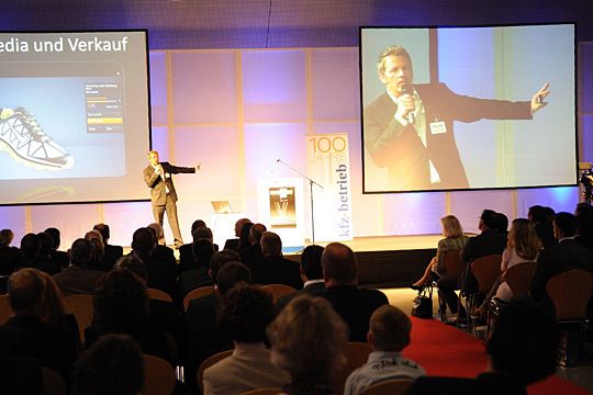 Ein Highlight war der Impulsvortrag von Frank Mühlenbeck (Brain Injection/ Köln) zum Thema „Social Media – Verstehen oder untergehen“. (Archiv: Vogel Business Media)