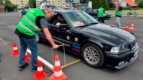 Bei der PS.Speicher-Rallye ging es vor allem um das Zusammenspiel zwischen Fahrer und Beifahrer(in). (Bild: PS.Speicher)