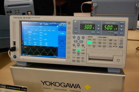 Der Leistungsmesser WT1800 von YOKOGAWA kann bis zu 6 Phasen messen und unterstützt Motorapplikationen (Archiv: Vogel Business Media)