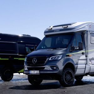 Zwei kernige Camper: Der ML T570 (rechts) und der Grand Canyon S Cross Over von Hymer.(Bild:  Erwin-Hymer-Gruppe)