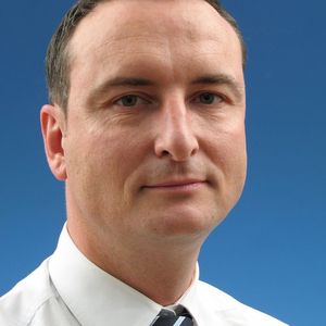 „Die Mikroskopie bietet neben der Technik auch viel Emotionales. Mit dem Blick durch das Objektiv taucht der Anwender in eine andere Welt ein“ , fasst Peter Krämer, Vertriebsdirektor Deutschland, die besondere Bedeutung der Mikroskopie zusammen.