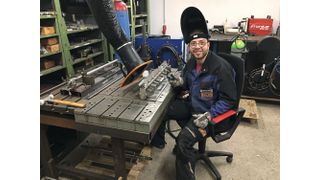 An seinem selbst eingerichteten Arbeitsplatz in der voll ausgestatteten Home-Werkstatt kann Alexander Studinger die Schweißarbeiten für FAB-Kunden unter Betriebsbedingungen ausführen. (FAB)