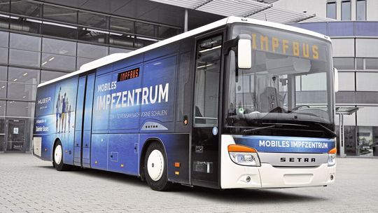 Der Setra-Impfbus soll stationäre Impfzentren entlasten und zum Beispiel in Unternehmen zum Einsatz kommen. Der Setra-Impfbus soll stationäre Impfzentren entlasten und zum Beispiel in Unternehmen zum Einsatz kommen.