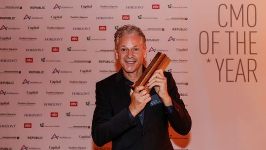 Der Gewinner des CMO of the Year: Boris Dolkhani(Bild:  Michaela Handrek-Rehle)