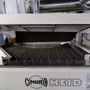 Antriebe für Rüttelplatten müssen fein aufeinander abgestimmt sein. Entscheidend für ein gutes Ergebnis ist die Regelgüte der verwendeten Frequenzumrichter.