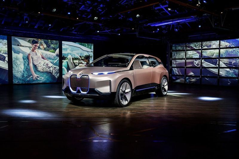 ... und i5. Die Modelle kommen voraussichtlich ab 2021 auf den Markt. (BMW)