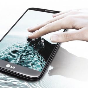 Mit den CAE-Werkzeugen der Altair Hyper-Works-Suite, darunter Hyper-Mesh für das Preprocessing, der Radioss Solver, Hyper-View als Postprocessor sowie mit der eingebundenen neuen Automatisierungsumgebung, hat das LGE-Team von Altair viele der zeitaufwändigen, bisher manuell durchgeführten, Arbeitsschritte einer Falltestsimulation automatisiert.