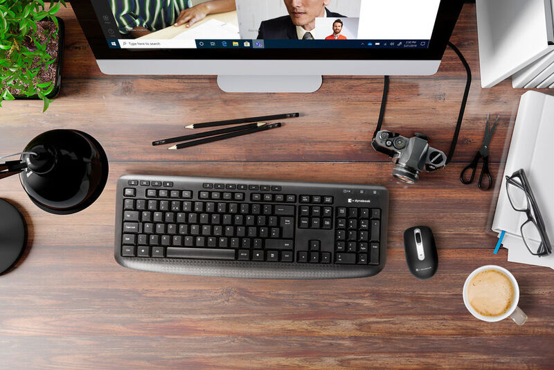 Für den Einsatz der Notebooks am Schreibtisch mit zusätzlichem Monitor bietet Dynabook eine Funktastatur und Maus für 39 Euro (UVP) an. (Dynabook)