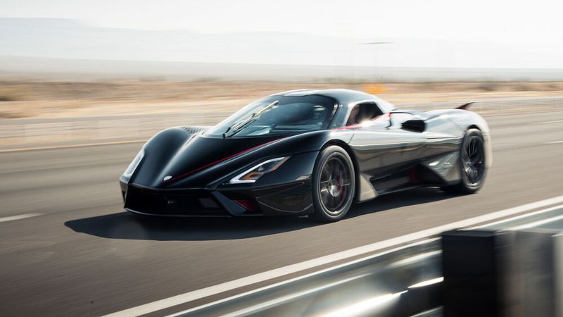 Der SSC Tuatara entfesselt bis zu 1.305 kW/1.774 PS Leistung. (Bild: SSC North America)