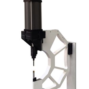 C-Bügelsysteme zum Umformen, Stanzen, Prägen und Fügen im Kraftbereich von 60 KN und größer basieren bisher auf hydraulischen Systemen.