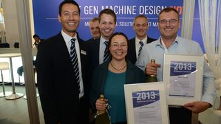 Kollmorgen verlieh auf der SPS/IPC/drives die Auszeichnung „Best European Distributor" an zwei Unternehmen. Zufrieden auf ganzer Linie waren (von links): Dan St. Martin, Theo Loy, Udo Panenka (alle Kollmorgen), Angela Haefner (AHS), Jens Depping (Kollmorgen) und Silvester Tribus (TBM). (Bild: Kollmorgen)