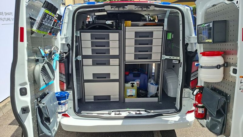 Hierzulande dürfte dem Konzept wohl nur wenig Erfolg bescheiden sein, schließlich erlauben deutsche Gesetze, Verordnungen und Vorschriften das Arbeiten am Straßenrand nicht, bzw. schränken es auch auf privatem Grund stark ein. (Bild: Dominsky – VCG)