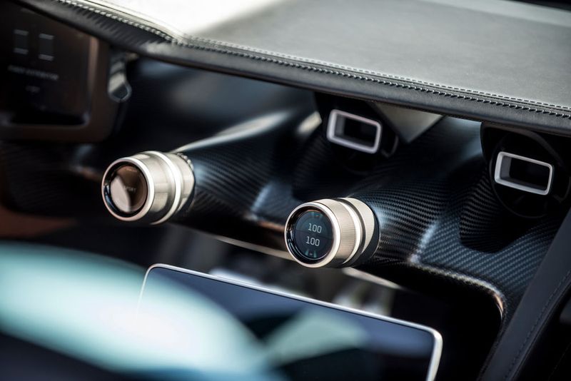 Ausgefallen sind die Anzeigen und Bedienelemente. (Bild: Rimac)