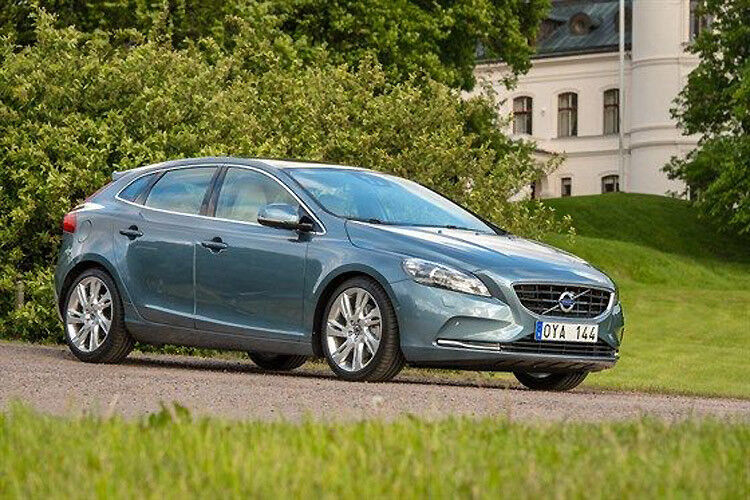 Noch verkauft der schwedische Hersteller aber mit herkömmlichem Design. In diesem Jahr liegt der Absatzfokus vor allem auf dem V 40 ... (Foto: Volvo)