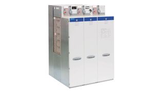 Ormazabal entwickelt individuelle Lösungen für seine Partner wie den Windenergieanlagen-Hersteller Enercon. Gemäß der Anforderungen hat das Unternehmen die Bauhöhe seiner Schaltanlage angepasst. (Ormazabal)