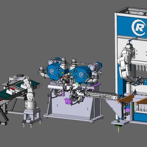 Die Experten aus dem Sondermaschinenbau bei Paul Rauschert Steinbach legten die Gesamtanlage mit jeweils neu entwickelter Presse und Schleifmaschine auf autonomen Betrieb aus. Unter anderem übernehmen zwei Roboter sowie weitere Peripherie das intelligente Handling der sensiblen Grünlinge.  (Bild:  Rauschert)