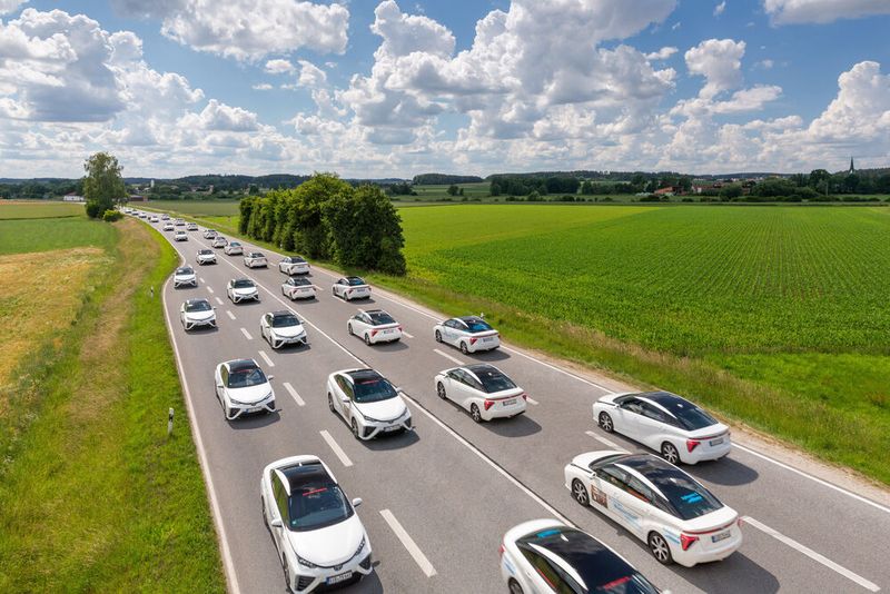 Die Kunden können die 30 Brennstoffzellenfahrzeuge in den nächsten zwei Jahren für drei Monate oder länger mieten. Für 499 Euro plus Steuern sind 1.000 Freikilometer im Monat, die Versicherung und die Servicekosten inklusive. Dann hat Schober aber ein anderes Verwertungskonzept für die Autos im Kopf... (Bild: Auto Schober)