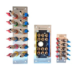 Left: large plate for connecting up to six circuits Centre: plate for mounting a multi-coupling Right: small plate for connecting up to five circuits(Source:  Nonnenmann)