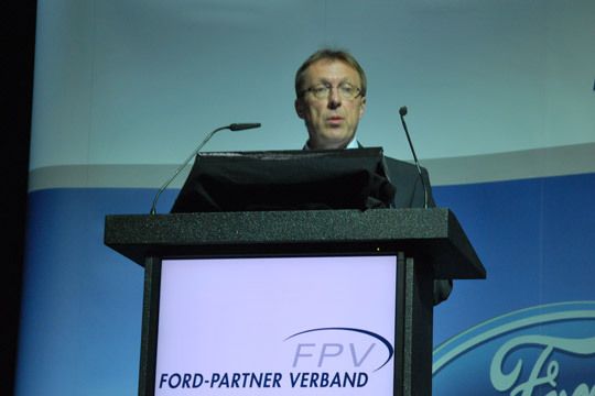 Manfred Reddig, Geschäftsführer des FHD, stellte die neuen Programme für die Händler vor. (Archiv: Vogel Business Media)