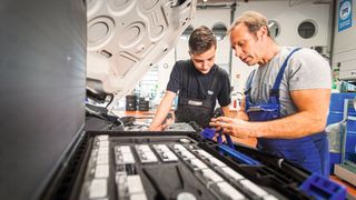 Die Hilfen des Bundes zur Unterstützung der Ausbildungsbetriebe während der Corona-Pandemie laufen vorerst bis zum 15. Mai 2022 weiter.  (Promotor)