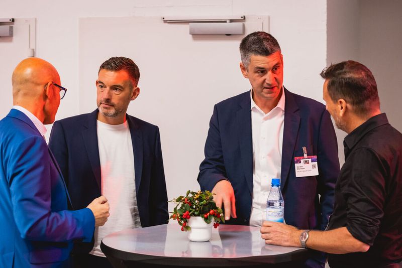 Impressionen vom 24. Würzburger EMS-Tag: Im Mittelpunkt standen aktuelle Branchenthemen, praxisnahe Impulse und insbesondere der persönliche Austausch innerhalb der EMS-Community. (Bild: Stefan Bausewein)