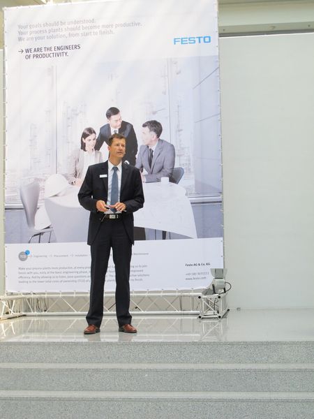 Ein Anwenderbeispiel zur Standardisierung von Automatisierungskonzepten in der deutschen Biotech- und Pharmabranche kam von Thomas Schulz (Head of Key Account Management and Industry Segment Biotech/Pharma). (Bild: Ernhofer/PROCESS)