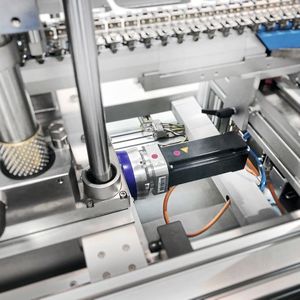 As the TP+ 050 gearbox is equipped with the smart Cynapse functionality in the punching axis, the incipient bearing damage on the vertical stroke could be detected and rectified at an early stage.(Image: Koch Pac systems)