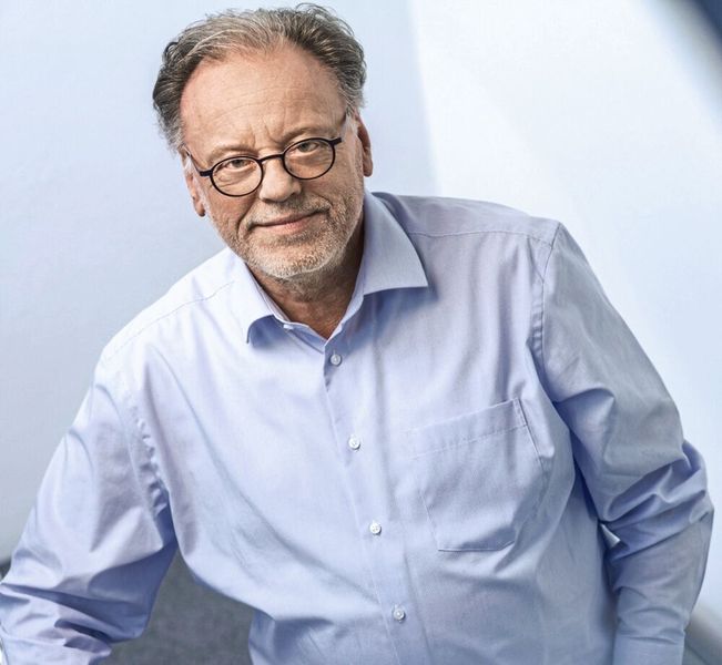 Neuer Verantwortlicher für Beratung und Vertrieb in diesem Geschäftsfeld ist Gregor Heiermann. Der studierte Jurist ist seit 2012 auf diesem Gebiet aktiv und hat u.a. die Markteinführung des innovativen Bauer Pipejet-Verfahrens in industriellen Anwendungen vorangetrieben (L&R Kältetechnik)