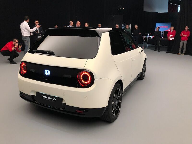 Mit 3,90 Metern Länge liegt der Fünftürer auf dem Niveau des so genannten B-Segments, er ist 1,75 Meter breit und 1,50 Meter hoch. (Honda)
