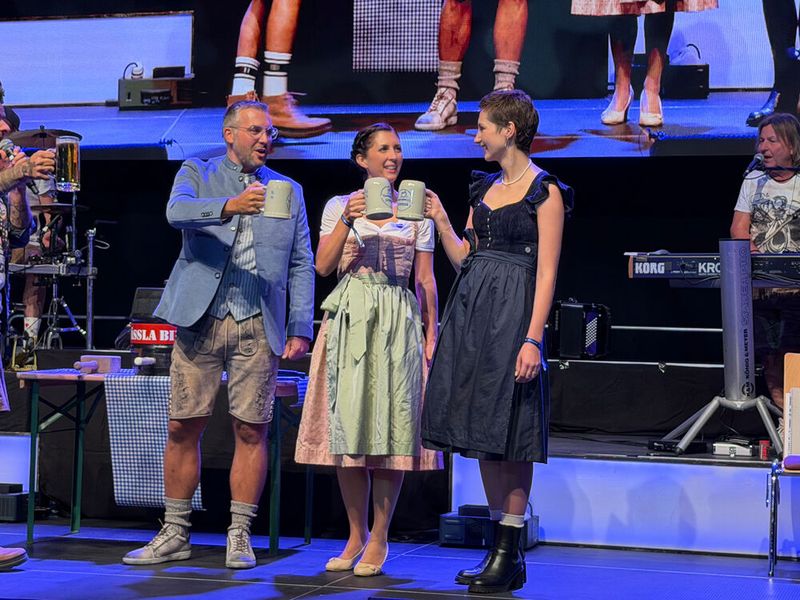 Die Geschäftsführung von SYSTEAM eröffnet die Abendveranstaltung: (v. l.) Matthias Mitlacher, Stefanie Hoydem und Miriam Hirschi (Bild: Vogel IT-Medien GmbH)