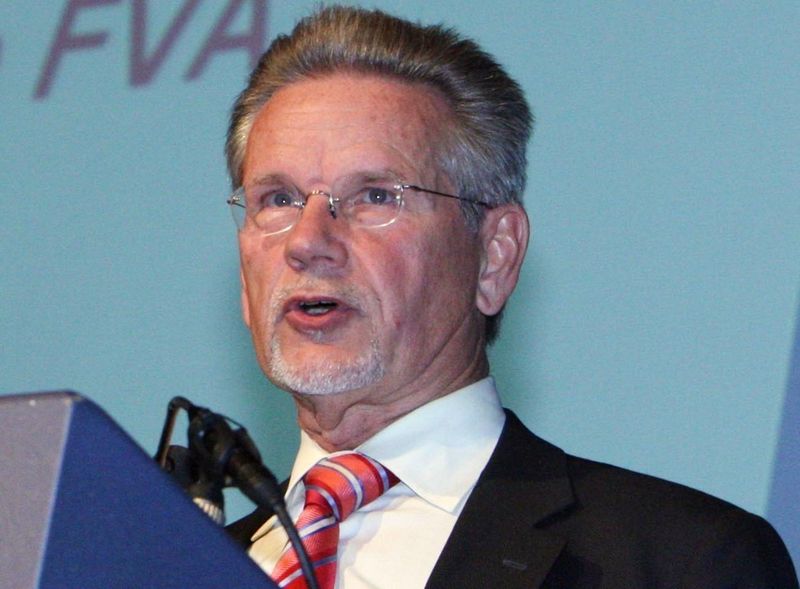 Manfred Wittenstein, Wittenstein AG, VDMA-Präsident, bei seiner Ansprache zum 40-jährigen Bestehen der FVA: „Mein eigenes Unternehmen habe ich am 1. Januar 1986 in die FVA eingebracht und von da an haben wir konsequent den immensen Wissensstrom der FVA für unser Unternehmen genutzt.“ (Archiv: Vogel Business Media)