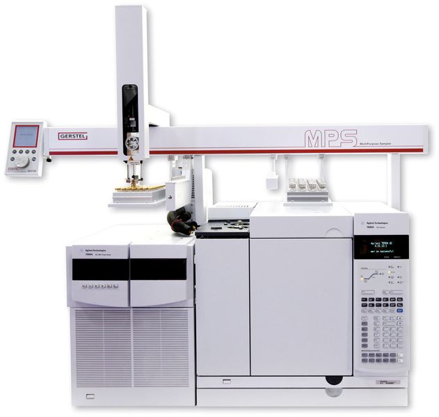 Abb. 2: Agilent GC 7890 in Verbindung mit einem Agilent Triple-Quadrupol-MS 7000A. Der aufsitzende Gerstel Multi Purpose Sampler (MPS) erlaubt, wie zahlreiche Fallbeispiele belegen, eine umfangreiche automatisierte Probenvorbereitung und Probenaufgabe [4]. (Bild: Sebastian Widmann)