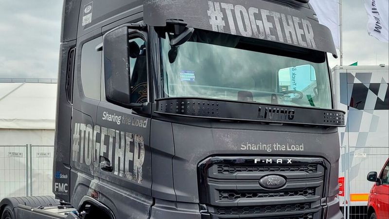 Eines der Exponate ist mit der Sonderausstattung „Living“ versehen.  (Bild: F-Trucks Deutschland)