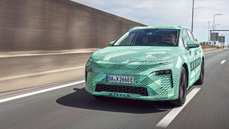 Der Elroq ist das erste Kind der Familie, das mit der neuen Design-Sprache „Modern Solid“ aufwächst, die vor zwei Jahren erstmals bei der Concept-Studie Vision 7S vorgestellt wurde. (Bild: Skoda)