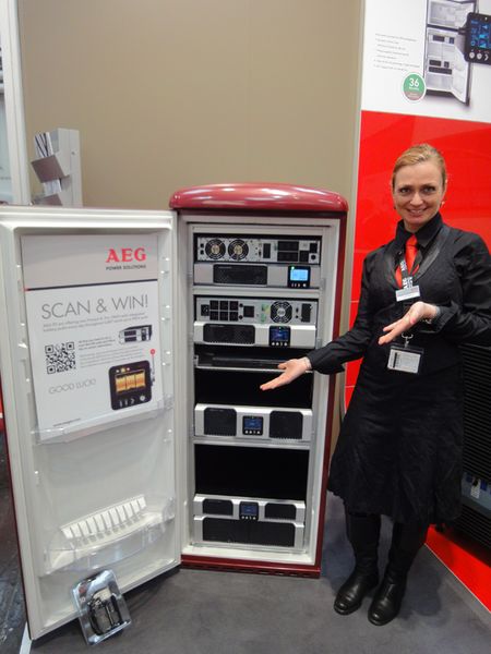 Tanja Macher, AEG, stellte die neuen Geräte D. 6000 und D. 1000 vor. (Archiv: Vogel Business Media)