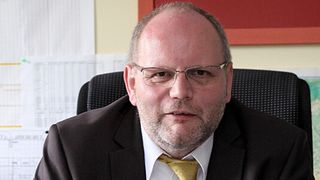 Thomas Warnatsch, geschäftsführender Gesellschafter von Mikromat: "Unser ganzer Stolz ist die in diesem Jahr gegründete Abteilung 'Cost Engineering' für Technologieentwicklung im Kundenauftrag." (Bild: Kuttkat)