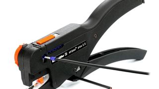 Weidmüller Stripax plus 2.5 – Schneiden, abisolieren und crimpen mit nur einem Werkzeug. (Weidmüller)