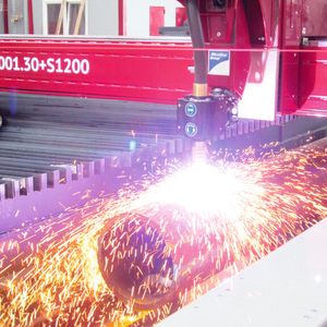 Die 3D-Rohr- und Profilbearbeitung zählt zu dem breiten Aufgabenspektrum der multifunktionalen Schneidanlage.