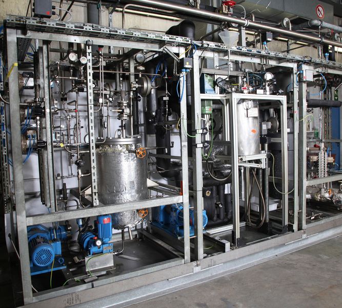 Die Rührkessel-Technikumsanlage (CSTR – „Continuously Stirred Tank Reactor“) untersucht Gas-/Flüssig-Reaktionen in Pharma, Chemie und anderen prozesstechnischen Industrien. (Bild: Linde)