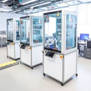 Im DC-Labor am Fraunhofer IPA wird die Gleichspannungsfabrik von morgen getestet.(Bild:  Fraunhofer IPA/Rainer Bez)