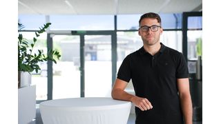 Andreas Hanus, dyrektor ds. rozwoju sztucznej inteligencji w firmie Sesotec: „Sztuczna inteligencja nie zastąpi klasycznej technologii sortowania, lecz w inteligentny sposób ją uzupełni”. (Bild: Sesotec)