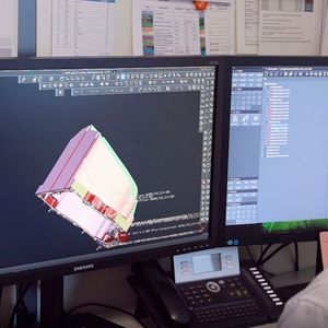 Mit Tebis 4.1 haben die Konstrukteure bei Riemann auch große Datenmengen sehr gut im Griff. So stehen Programmier- und Spindellaufzeiten jetzt wieder in einer gesunden Relation zueinander – eine Notwendigkeit angesichts der gestiegenen Fräszeiten komplexer Werkstücke.