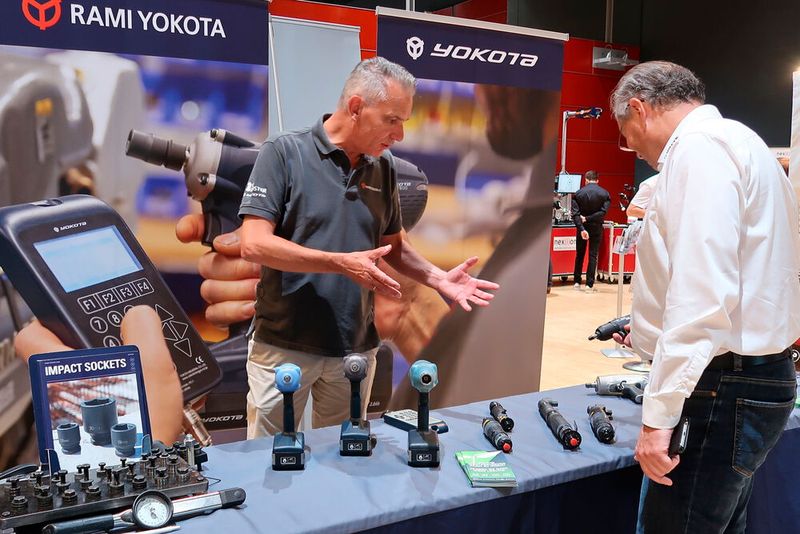 Yokota zeigte eine neue Variante seiner Akkuimpulsschrauber-Serie YZ-N. Sie zeigt rechtzeitig den Wartungsbedarf der Impulszelle an. (Bild: D.Quitter – VCG)